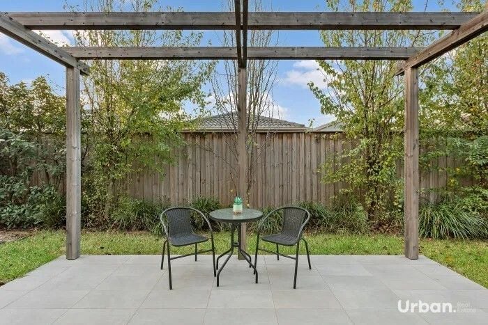 Denham Court 36 Indigo Crescent
