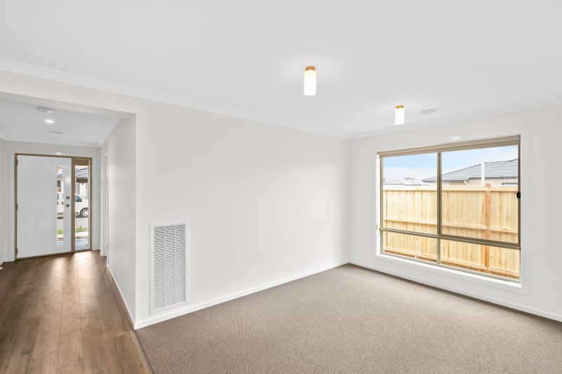 8 Hubbard Street, Wyndham Vale