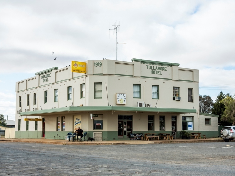 Manenti Quinlan & Associates Hotel For Sale, Freehold Hotel for Sale