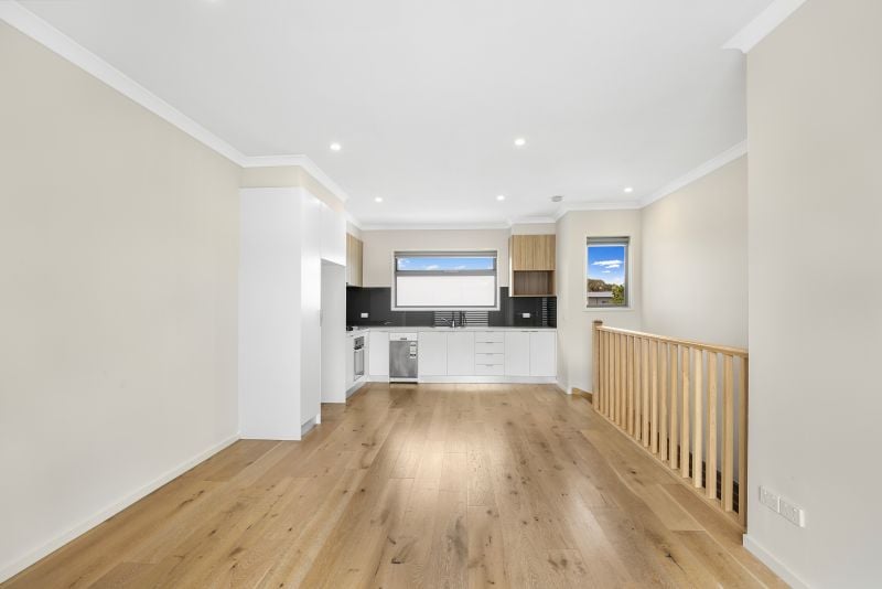 4/15 Dennis Street, Reservoir