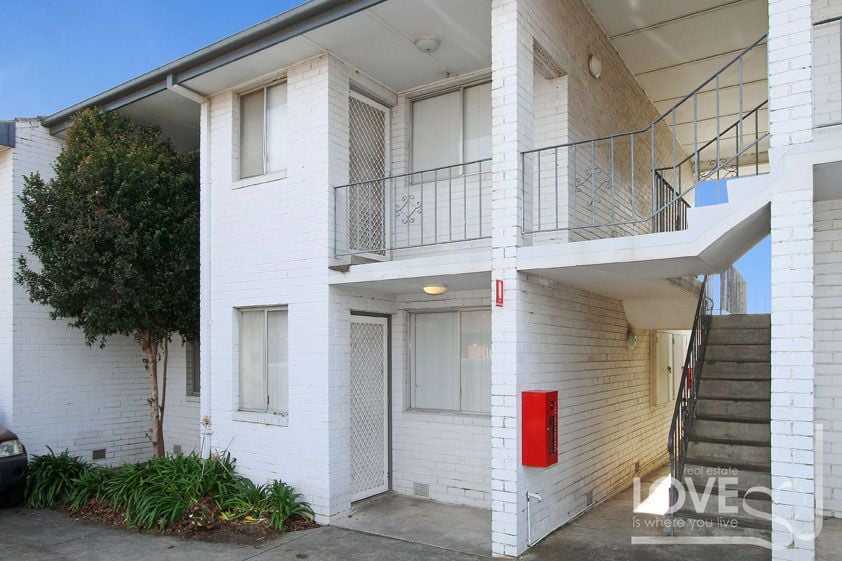 One Bedroom With Courtyard!