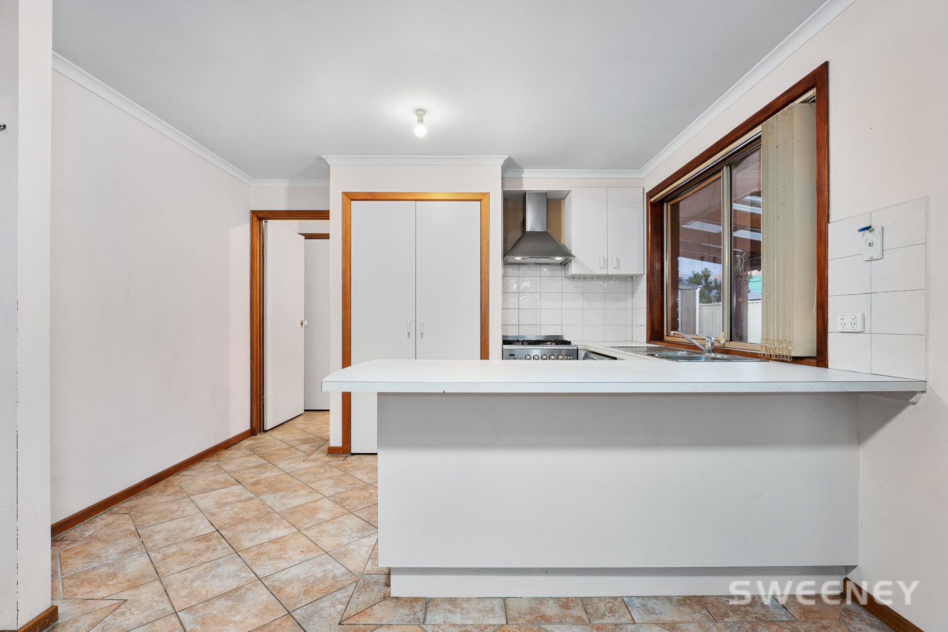35 Crellin Avenue South, Altona Meadows - Thumbnail 3