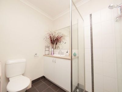 18 Fitzgerald Drive SOUTH MORANG, South Morang - Thumbnail 7