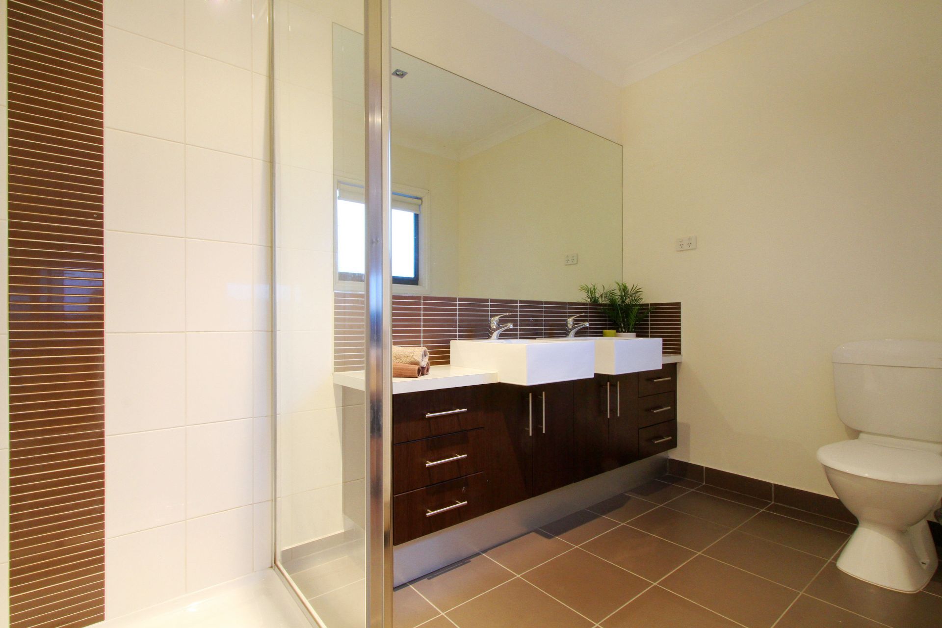 CONTEMPORARY LIVING WITH PARKSIDE APPEAL