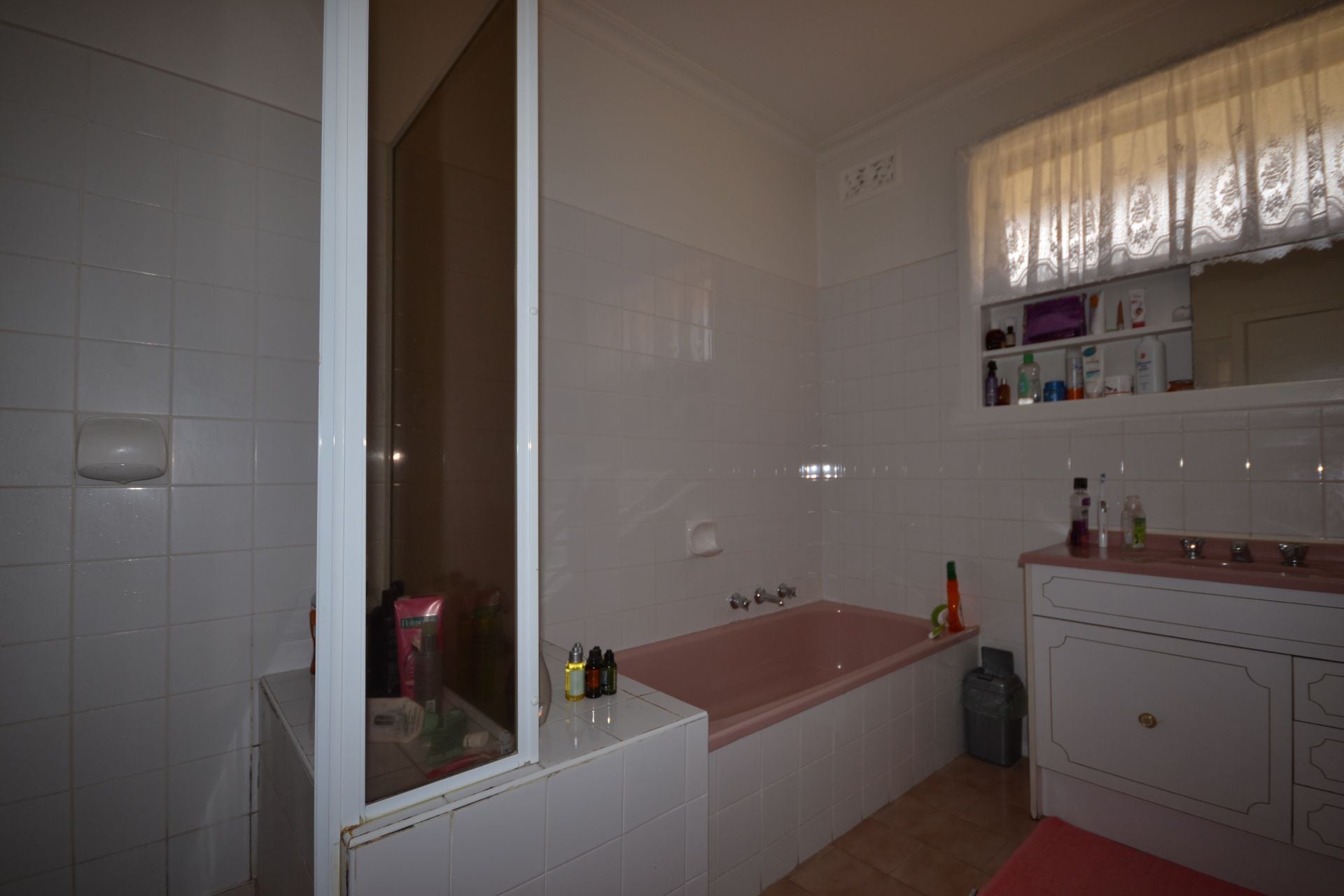 GREAT SIZED FAMILY HOME - 6 MONTH LEASE!