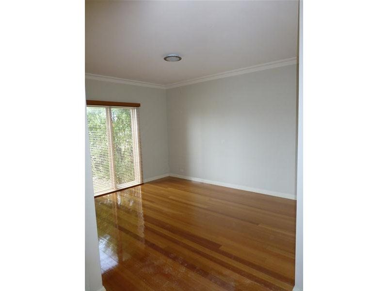 Beautiful 3 Bedroom Townhouse!
