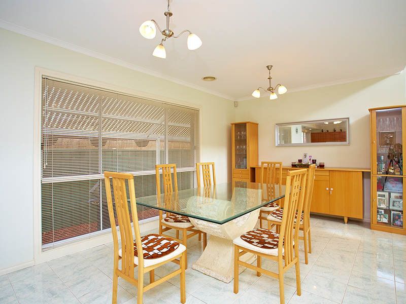 64 Chisholm Drive, Caroline Springs - Thumbnail 4