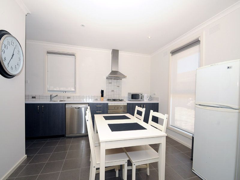 2/32 Ormond Street, Mordialloc VIC