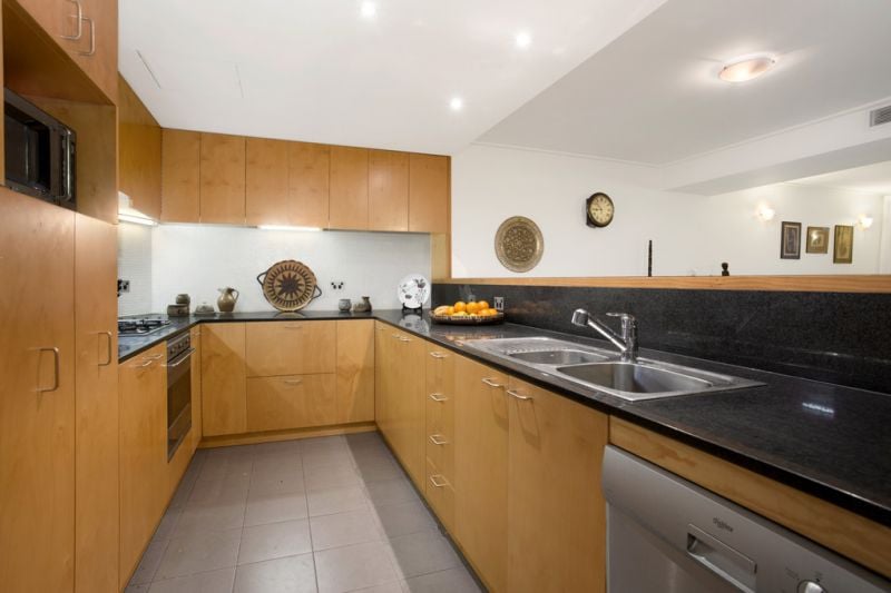 24/8 Wallen Road, Hawthorn - Thumbnail 2