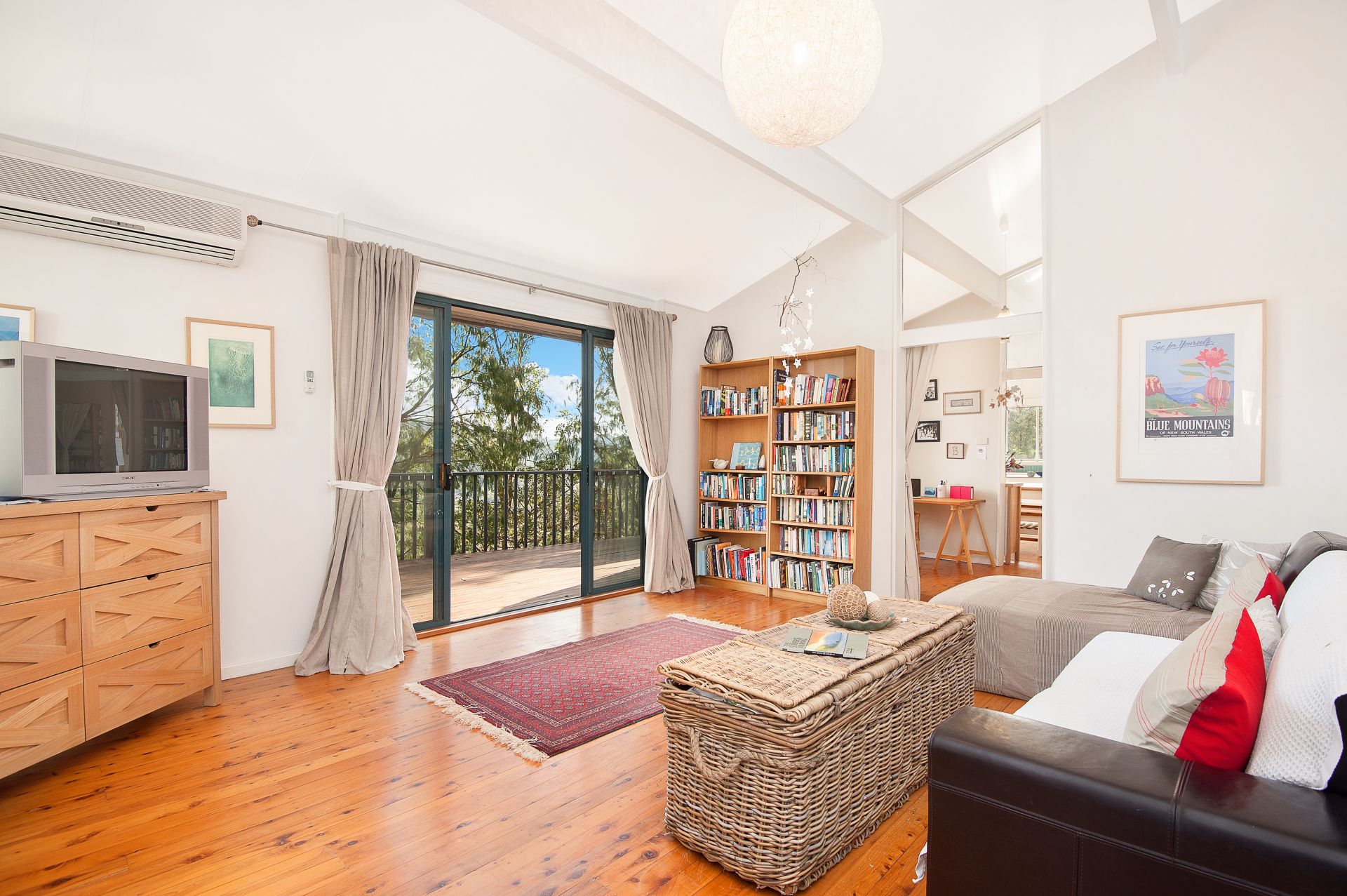 61 Dolphin Crescent Avalon NSW, Avalon - Thumbnail 2