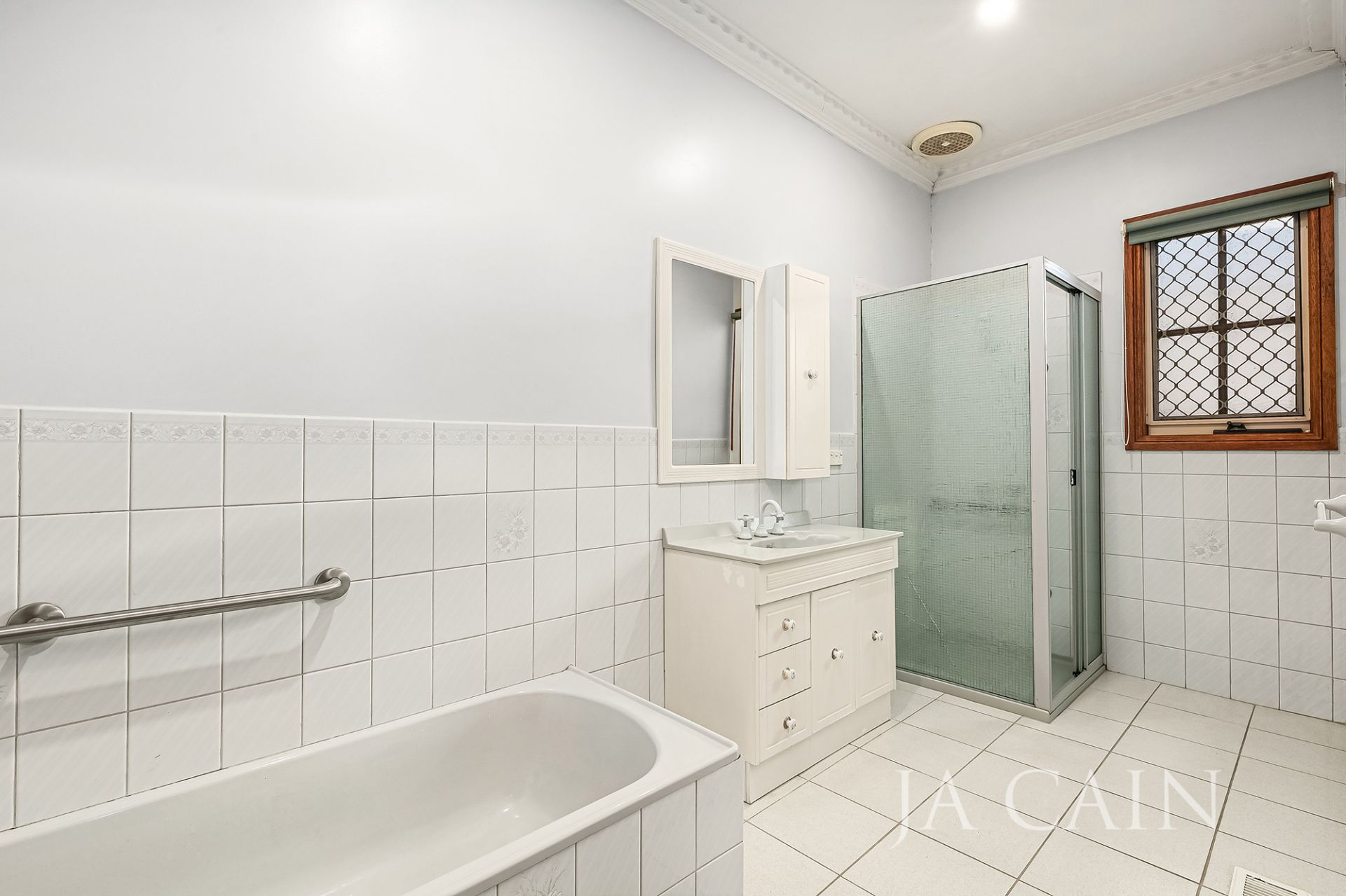 60 Clarence Street, Brunswick East J A CAIN Real Estate