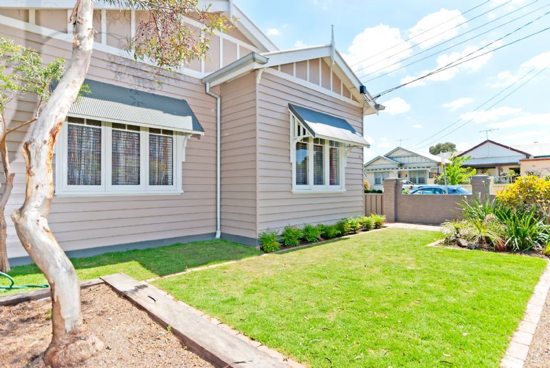 16 Argyle Street, West Footscray - Thumbnail 2