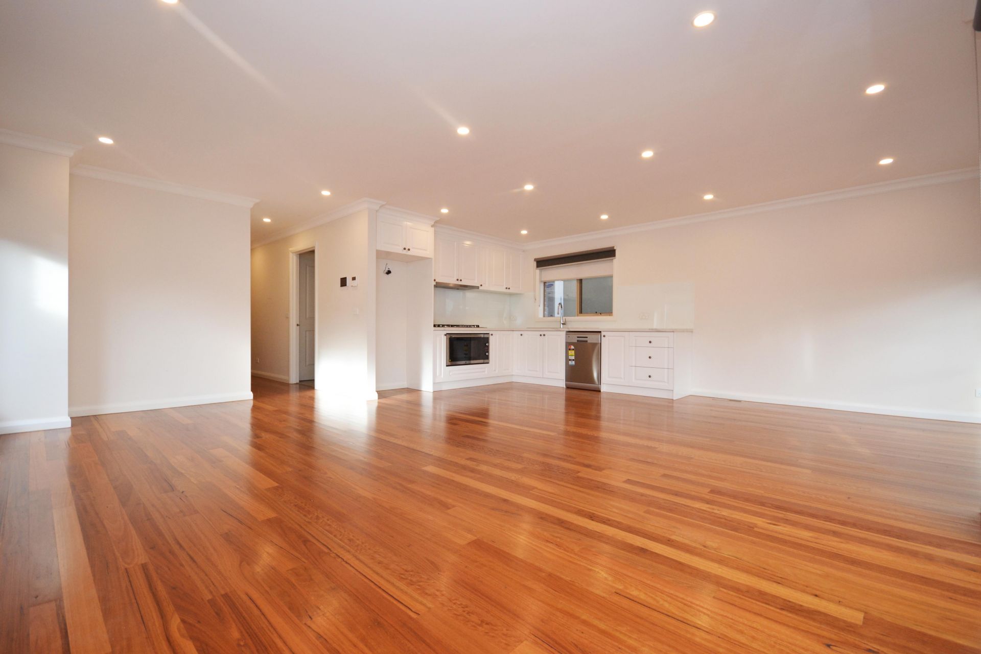 CONTEMPORARY DELIGHT - THE EPITOME OF ELEGANCE WITH PARKLAND VIEWS