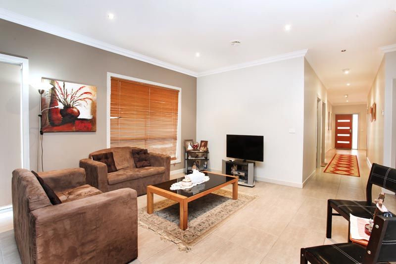 11 Rutherglen Way, Caroline Springs - Thumbnail 6