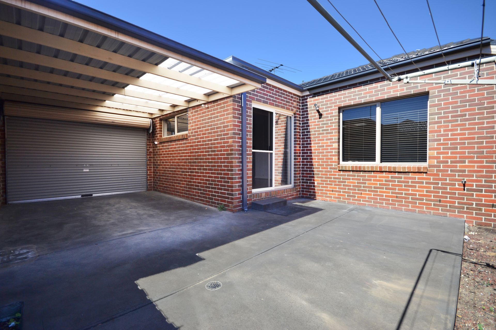 A PERFECT PACKAGE - ONE BEDROOM, PLUS STUDY ROOM