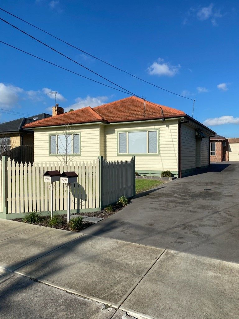 LOW MAINTENANCE 2 BEDROOM HOME!