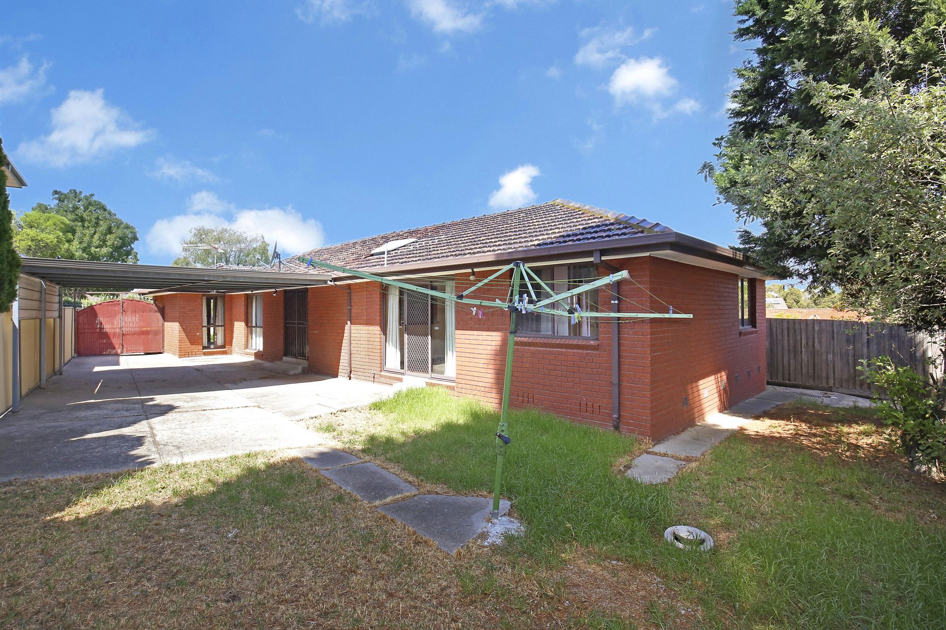 5 Bedroom Family Home