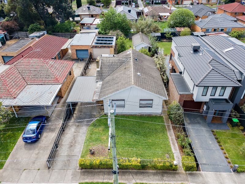 16 Central Avenue, Thomastown