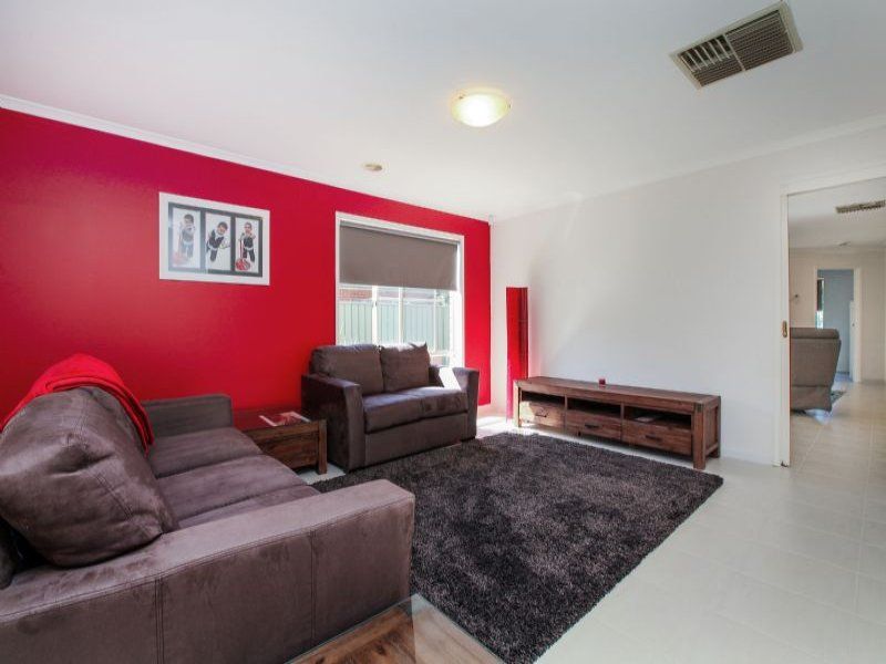 20 Northampton Crescent, Caroline Springs - Thumbnail 6