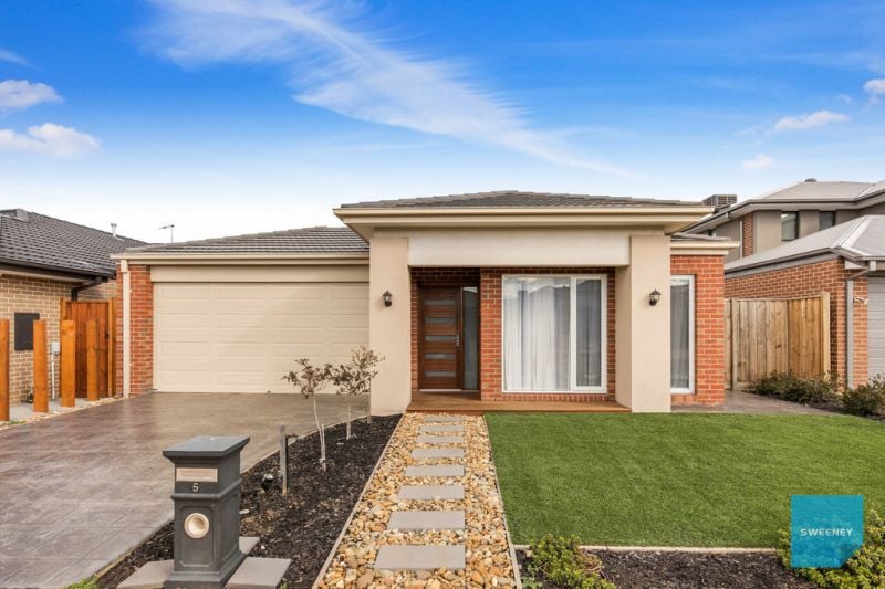 5 Wavell Parade, Fraser Rise - Thumbnail 2