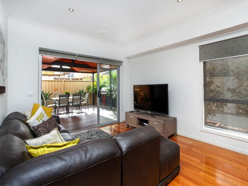12 Chelsworth Place, Caroline Springs - Thumbnail 8