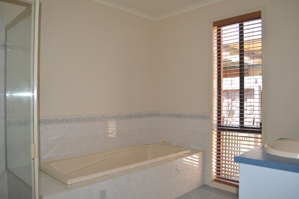 EXCELLENT HOME, EVEN BETTER POOL  *Insp  Saturday 18th Feb @ 9:30am*