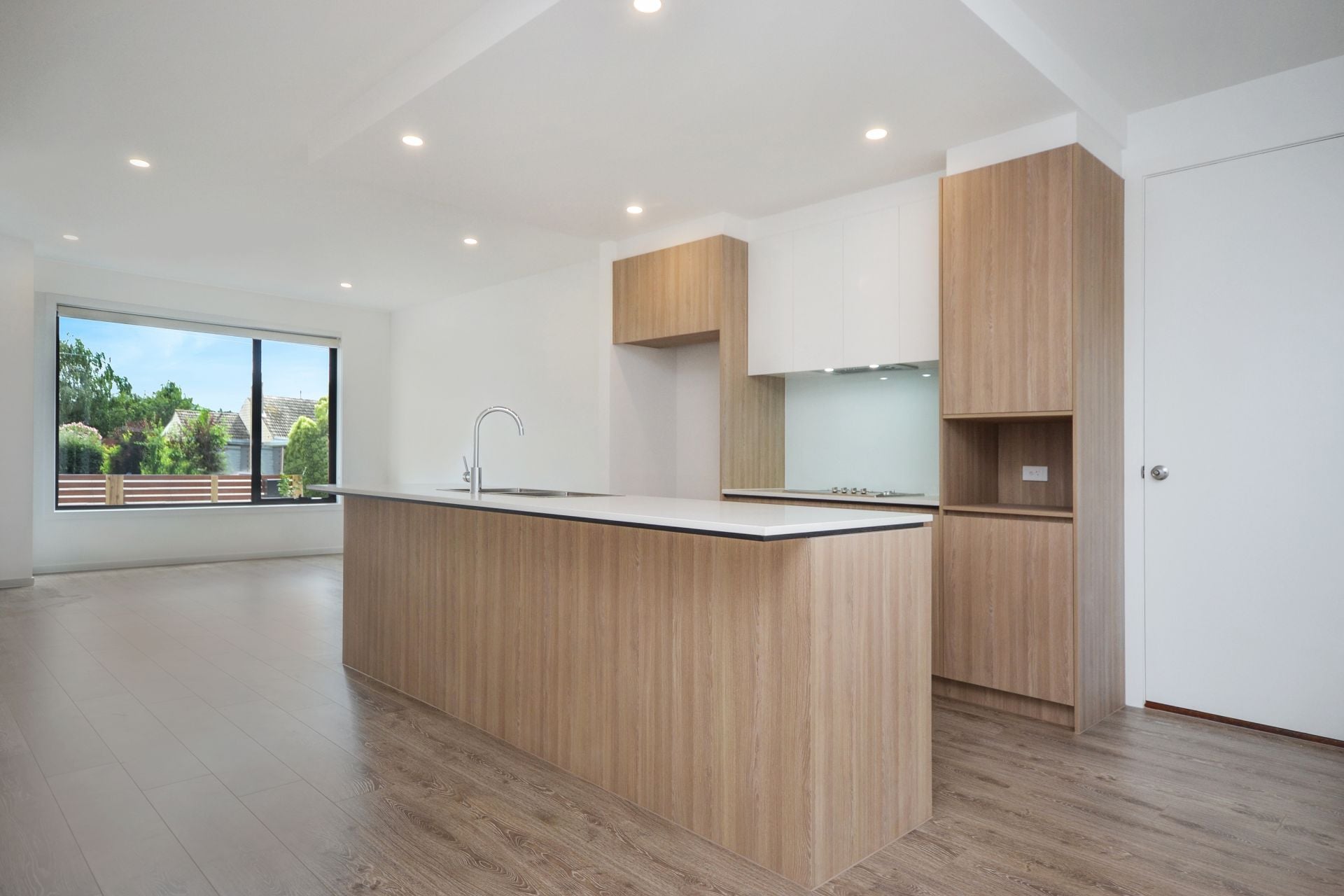 AS NEW THREE BEDROOM MODERN LIVING