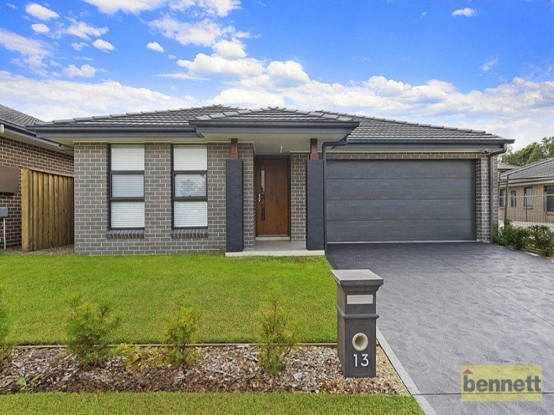 13 Sugarloaf Crescent, Colebee - Thumbnail 2