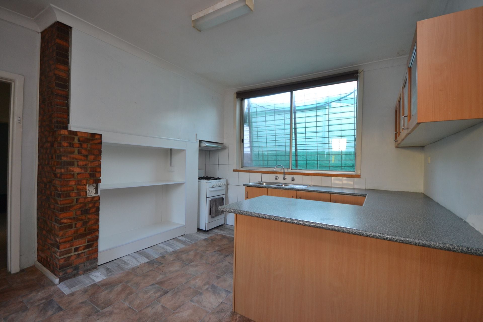 COMFORTABLE LIVING IN PRESTON CENTRAL