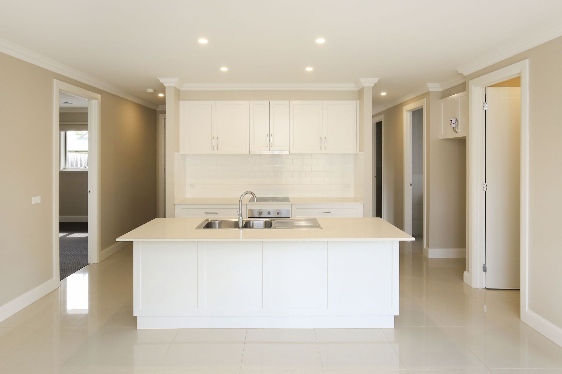 CONTEMPORARY ELEGANCE & STYLE