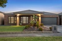 3 Tarcoola Way, Sandhurst VIC