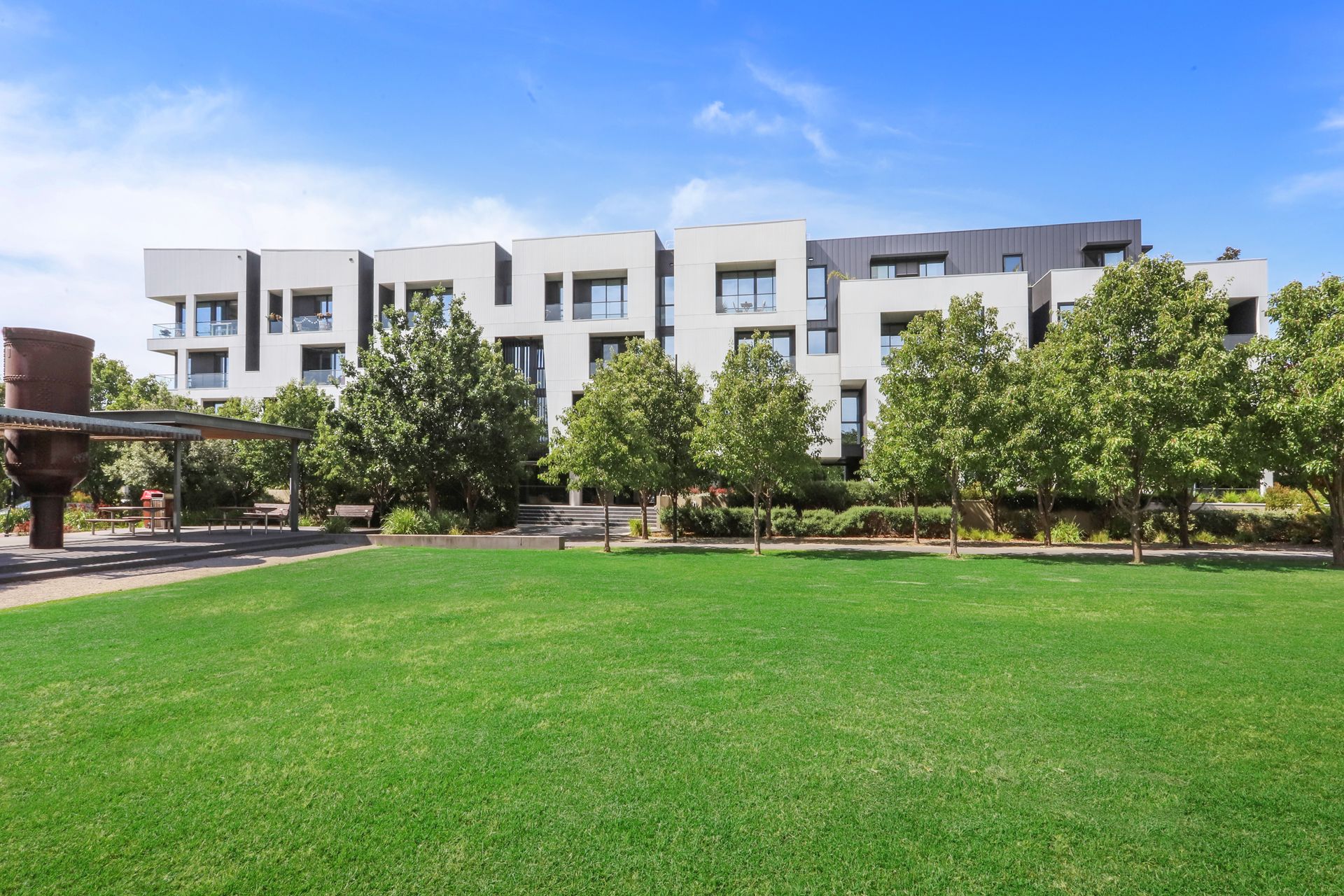 123/9 Hewitt Avenue Footscray VIC, Footscray - Thumbnail 2