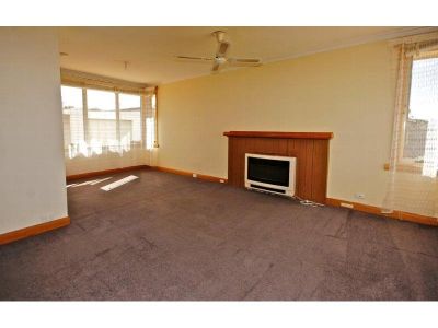 3
 
 
 
  
 
 
 1
 
 
 
  
 
 
 2
 
 
 
 
 
 
 
 9 Raymond Avenue, DEVONPORT TAS 7310, Devonport - Thumbnail 5