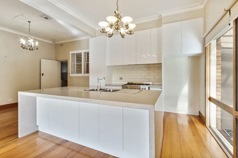 19 Fulham Grove, Reservoir