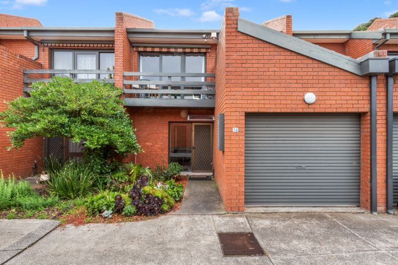 16/41-43 Leinster Grove, Northcote