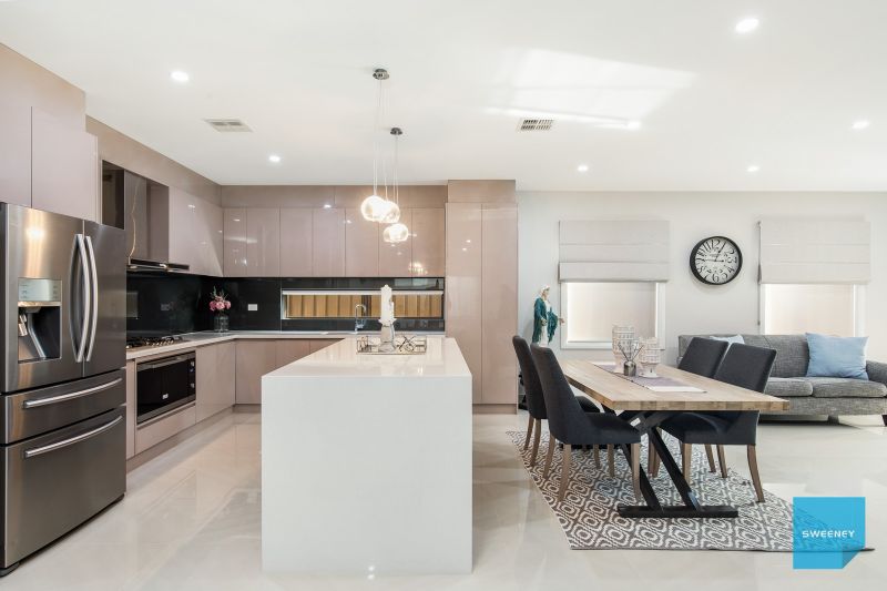16 Caro Way, Fraser Rise - Thumbnail 5