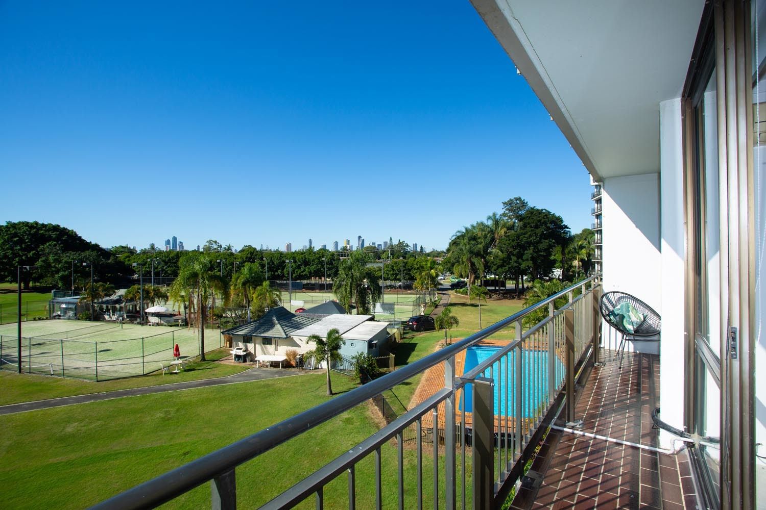 Real Estate For Sale 18/11 Fairway Drive CLEAR ISLAND WATERS , QLD