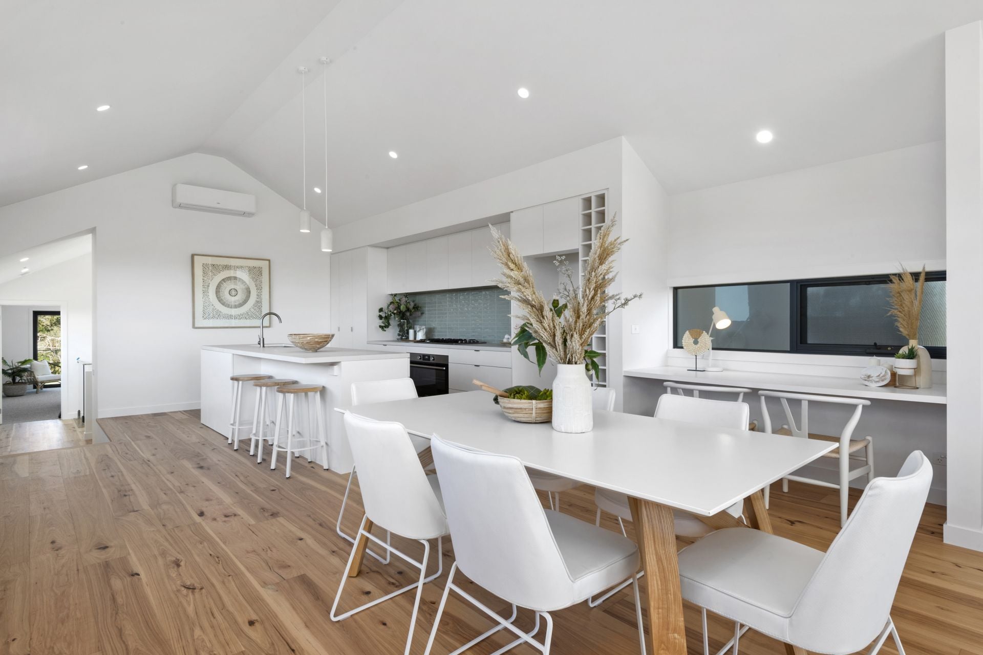 66 Beach Road, Torquay - Thumbnail 6
