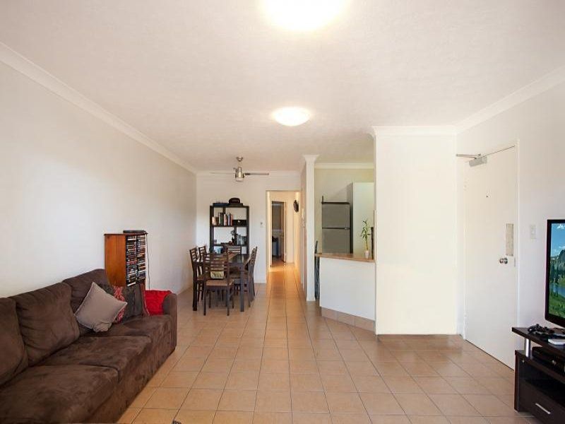 2/5 Ocean Street 'Ocean Place' KIRRA QLD, ' Kirra - Thumbnail 4