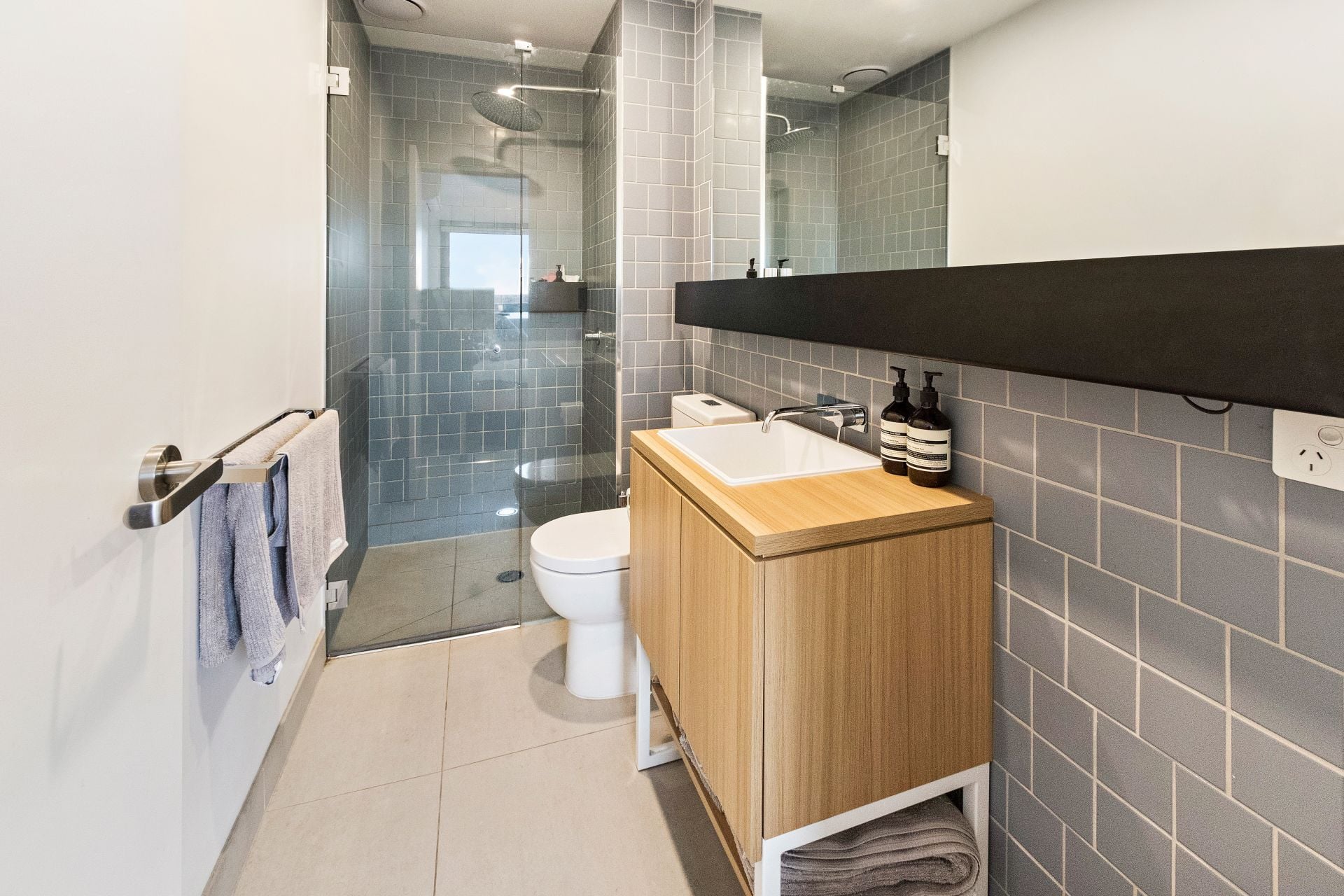 Perfectly positioned TWO BED TWO BATH