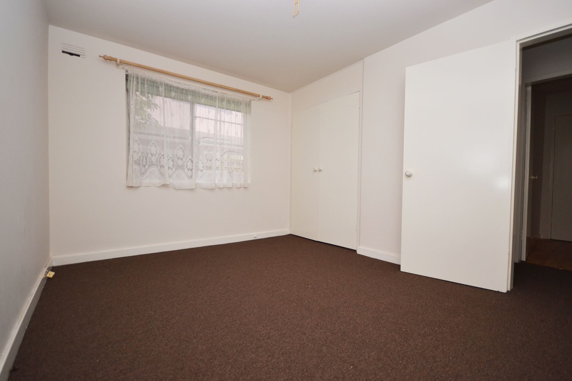 UPDATED ONE BEDROOM IN THE HEART OF PRESTON