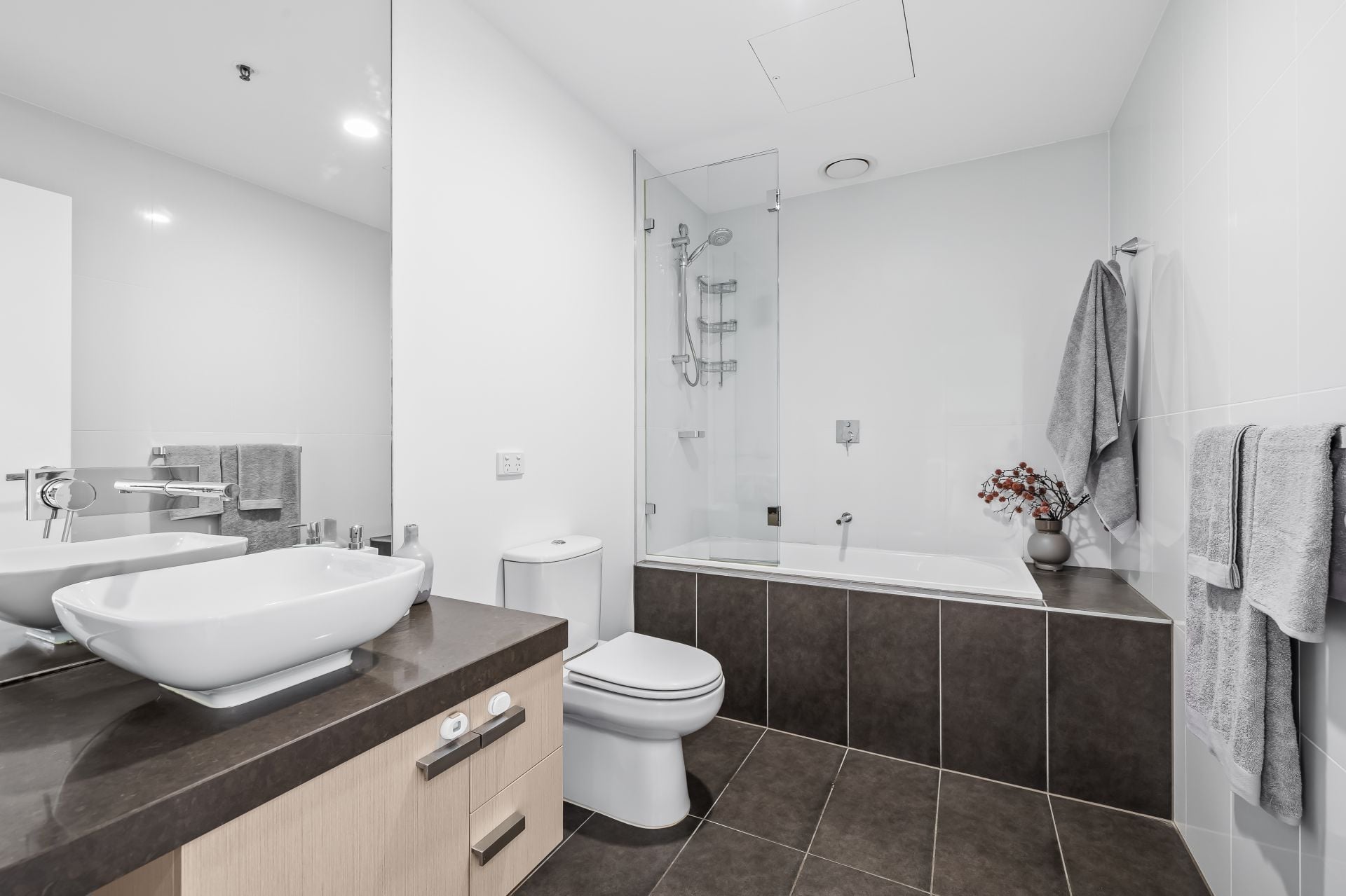 808/8 Breavington Way, Northcote - Thumbnail 8