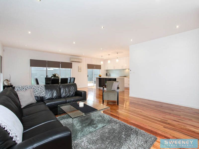 13 Seddon Place, Caroline Springs - Thumbnail 3