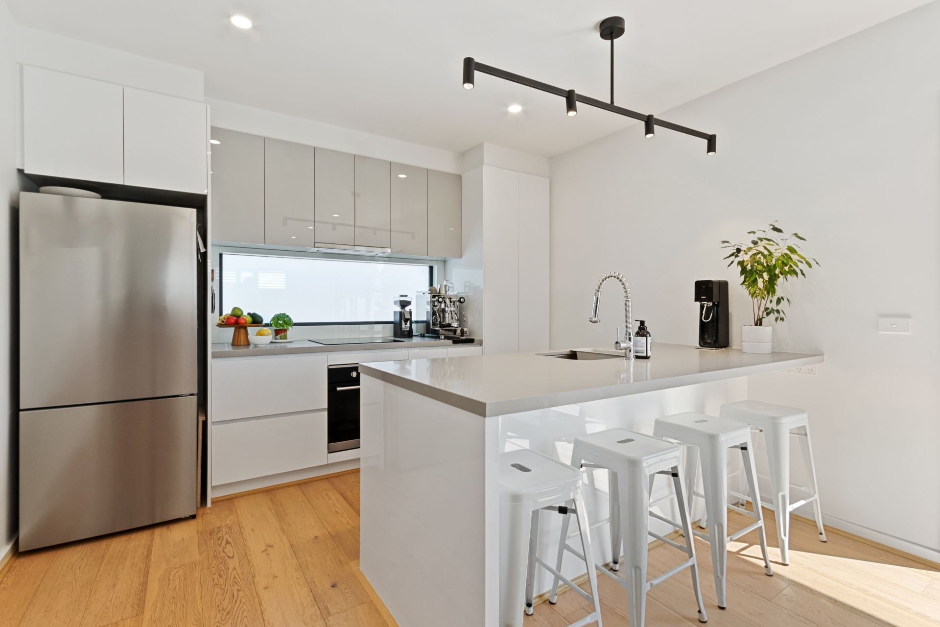 Stylish 2-Bedroom Townhouse in Prime Reservoir Location