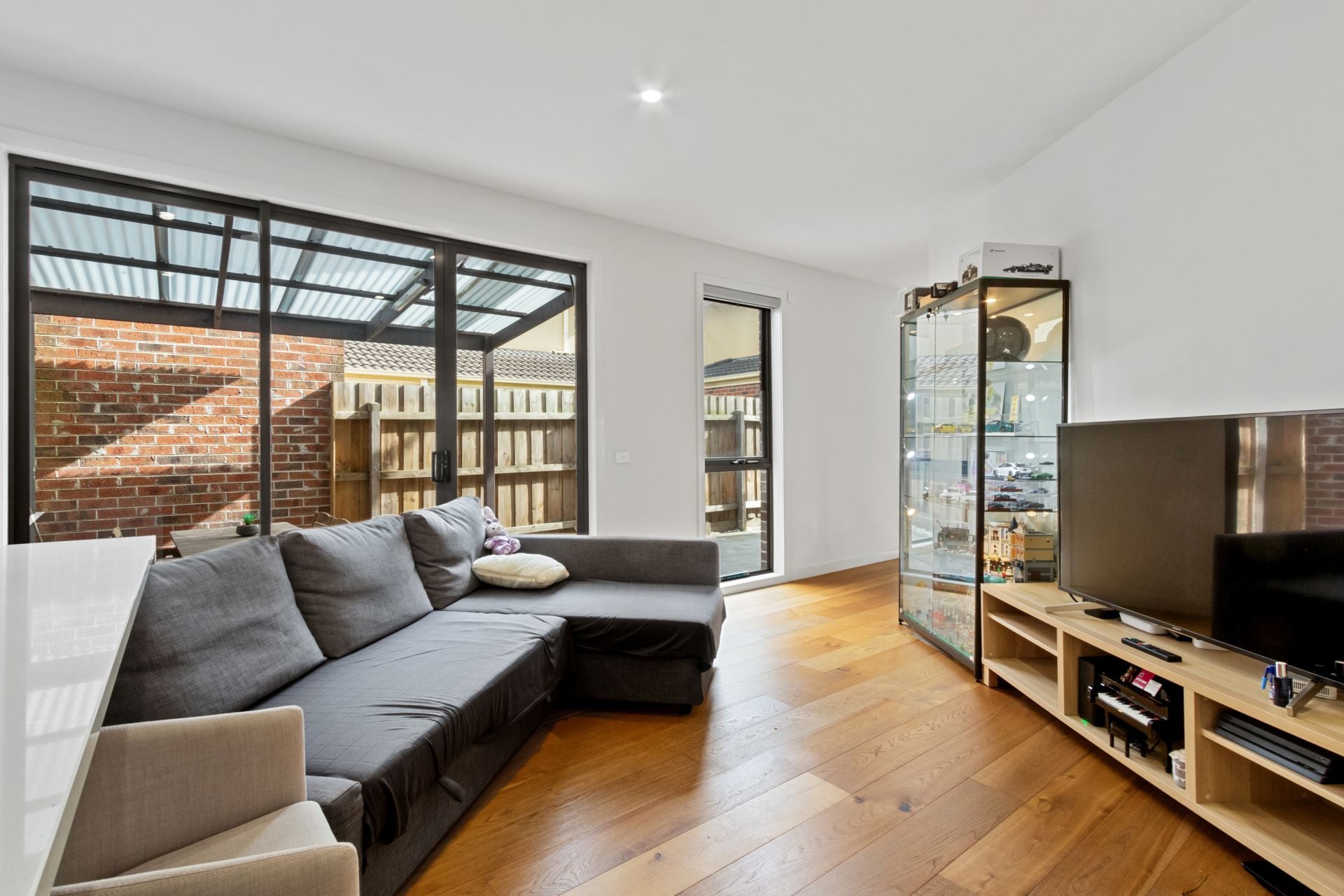 Modern 3-Bedroom Townhouse - Your Perfect Low-Maintenance Lifestyle