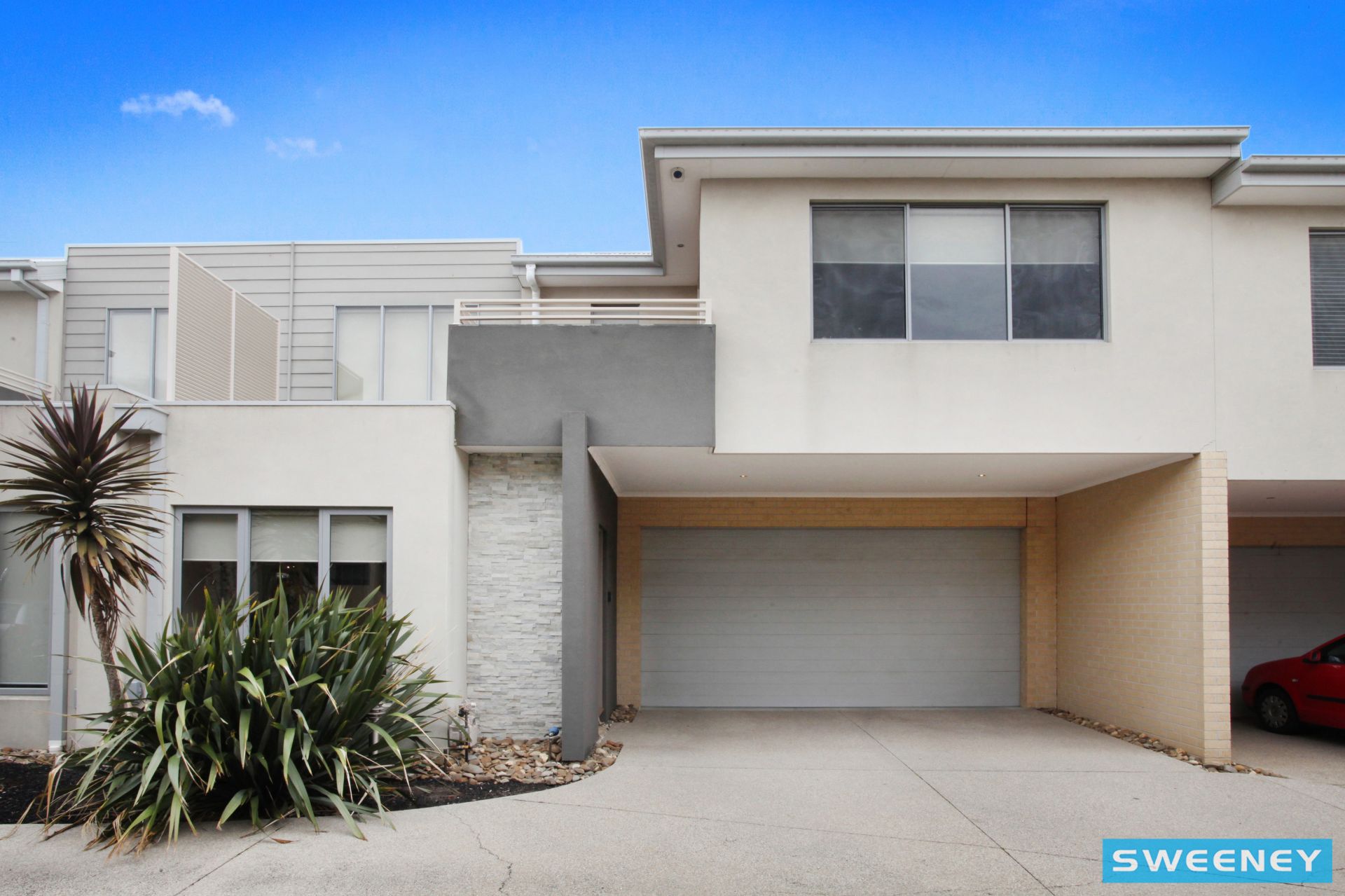 3/10-12 Kooyong Way, Caroline Springs - Thumbnail 2