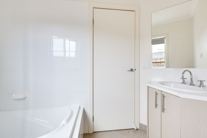 4/11-15 Silverdale Drive, Bacchus Marsh - Thumbnail 7