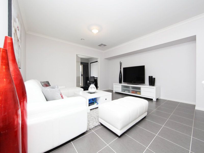 16 Torbreck Avenue SOUTH MORANG, South Morang - Thumbnail 6