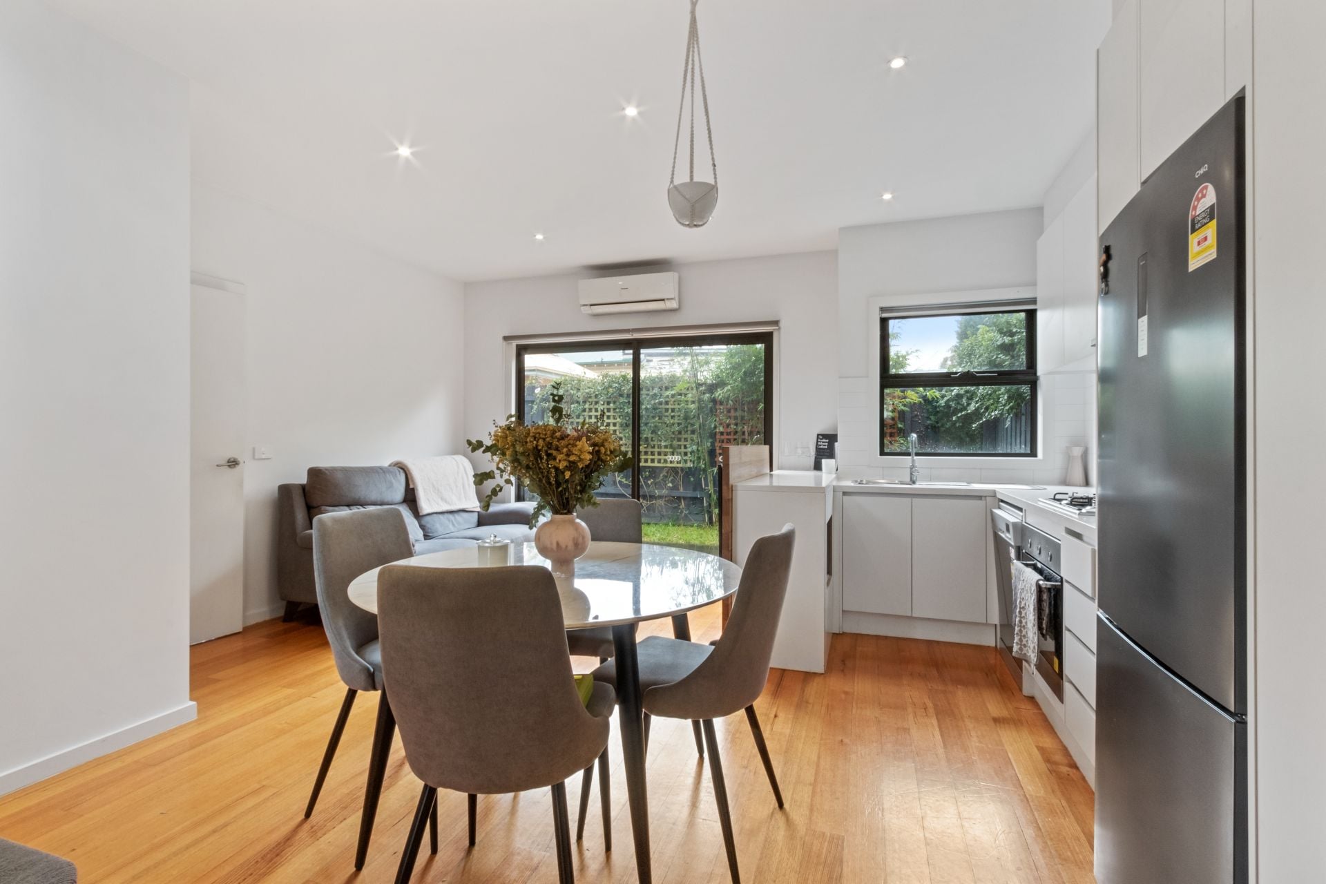 Charming 2 Bedroom Townhouse in the Heart of Preston