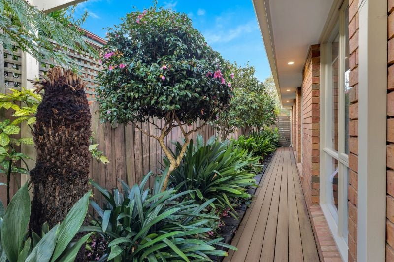 8 Nevern Court, Mill Park
